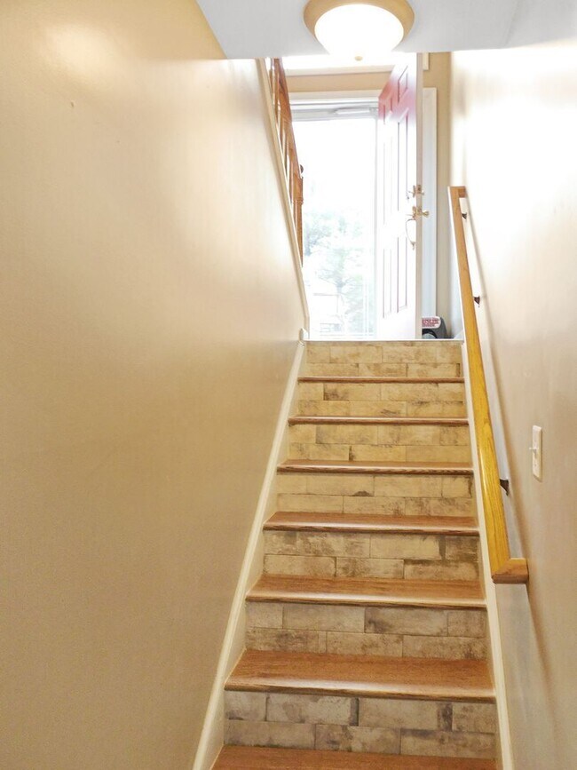 Building Photo - 3144 Holland Cliffs Rd