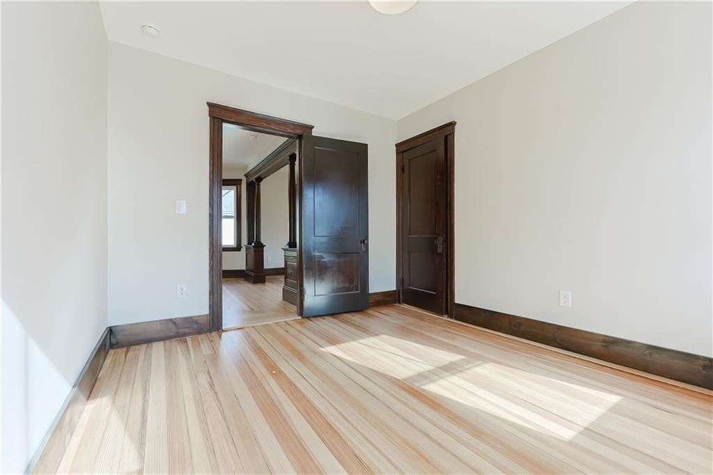 Building Photo - 65 Burton St