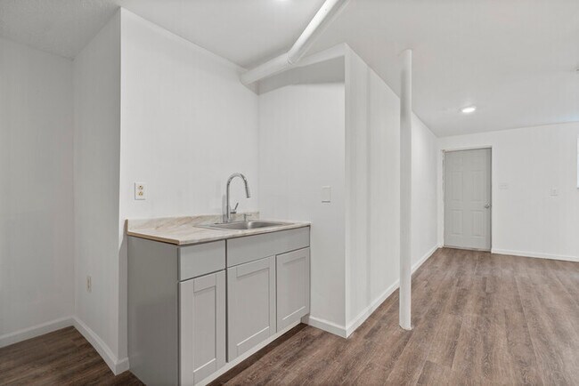 Building Photo - For Rent – Updated Studio in Old Hickory | $975/Month