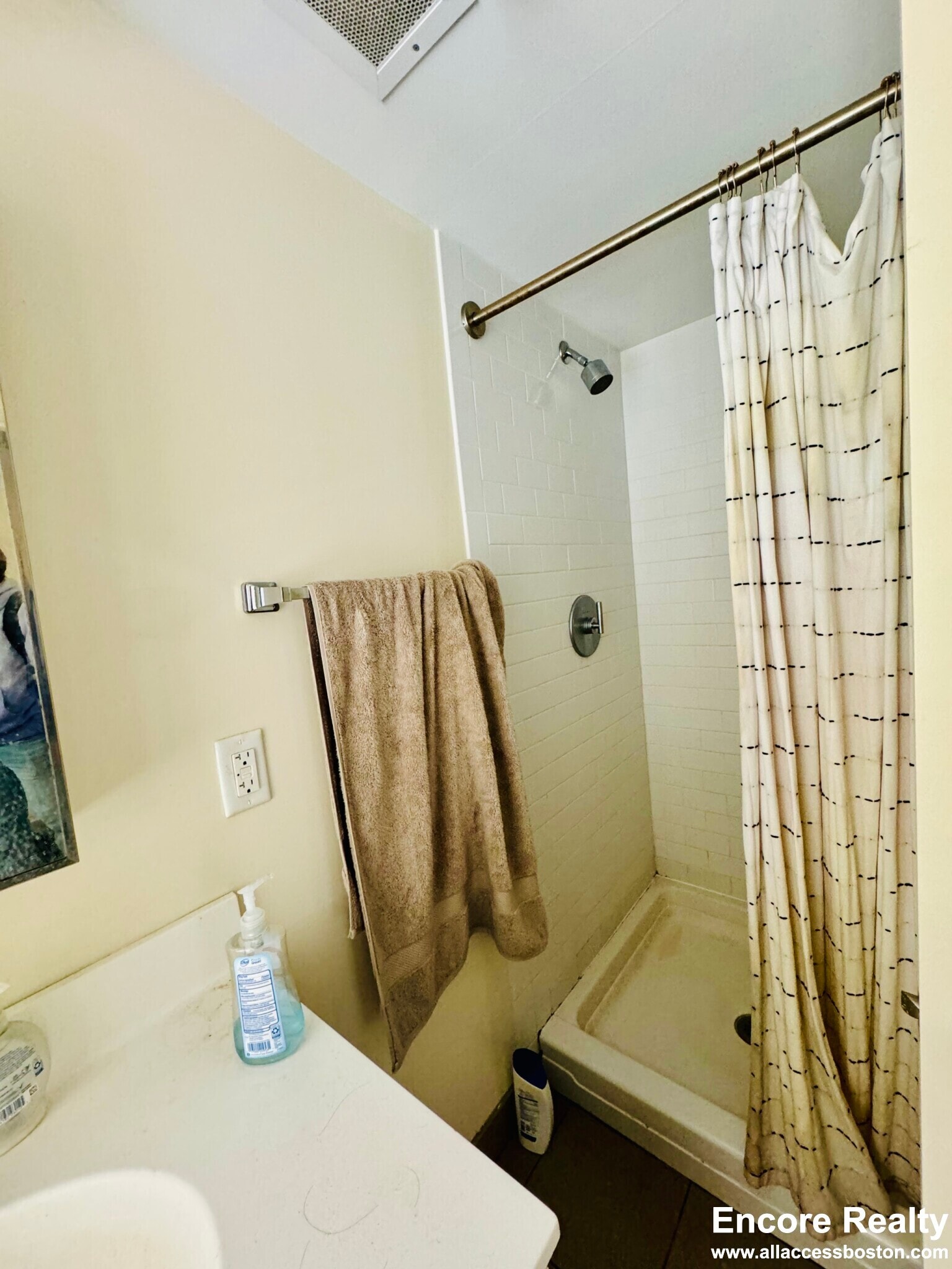 Building Photo - 8 Winter St