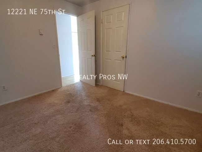 Building Photo - 12221 NE 75th St
