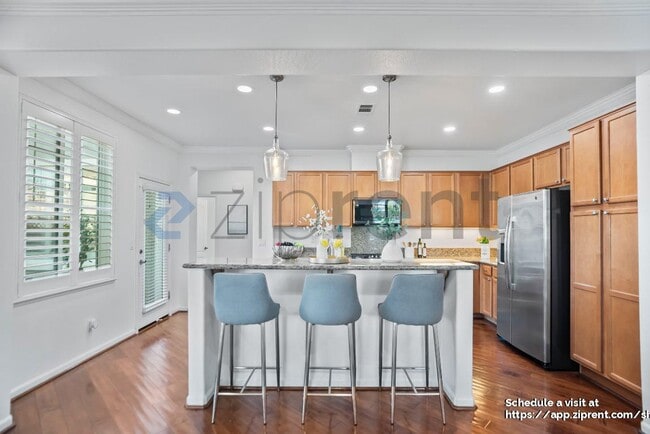 Building Photo - 28530 Gulfport Cir