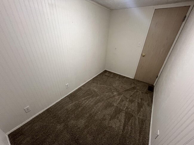 Building Photo - 100 S Davies Rd