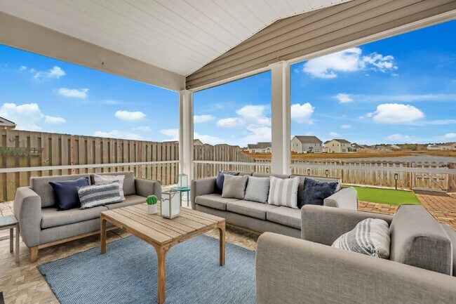 Building Photo - Executive Home in Convenient Location