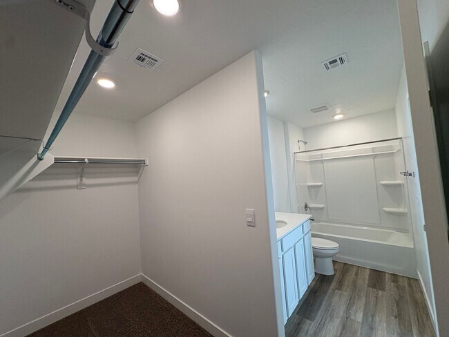 Building Photo - FOUR BED HOME AVAILABLE NOW