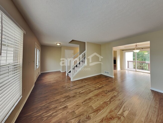 Building Photo - 392 Old Ivory Ct