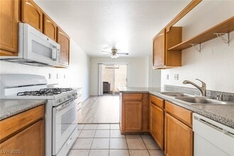 Building Photo - 505 Escoto Pl