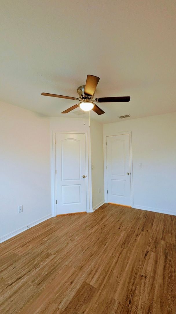 Building Photo - BEAUTIFUL 3-BEDROOM, 3-BATHROOM LUXURY TOW...