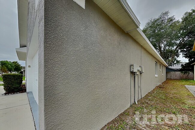 Building Photo - 11759 Lynmoor Dr
