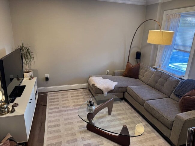 Building Photo - 22 Main St