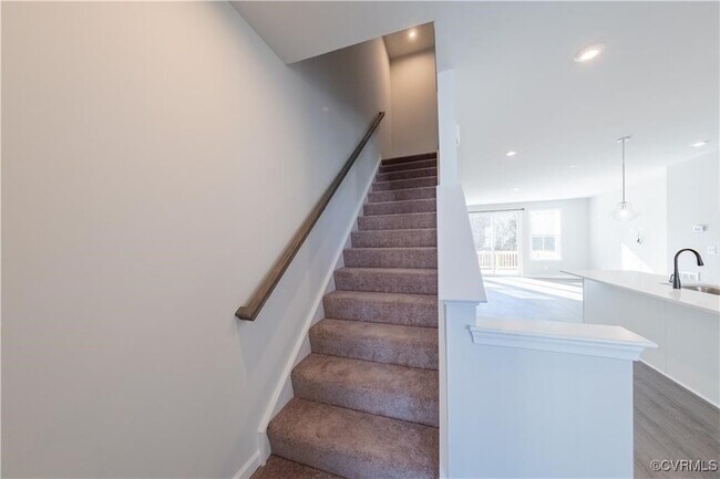 Building Photo - 633 Rivanna Hl Rd