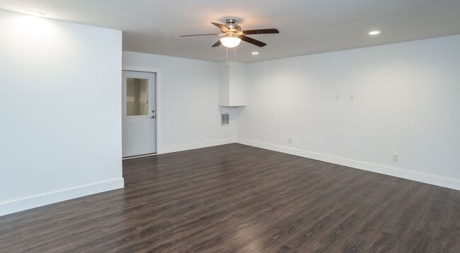 Building Photo - Home on Ladies Island