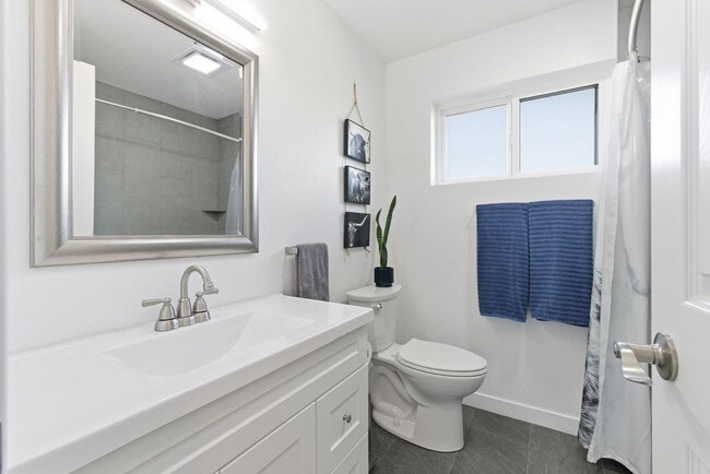 Building Photo - 36975 N Sunset Trail