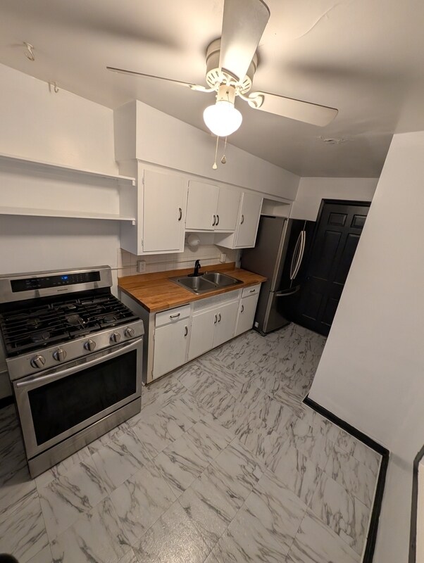 Building Photo - 722 Kenwick Rd