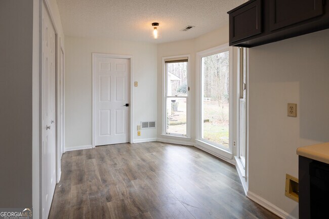 Building Photo - 112 Glendale Dr