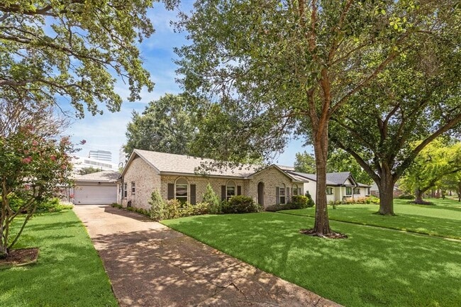 Building Photo - 14130 Britoak Ln