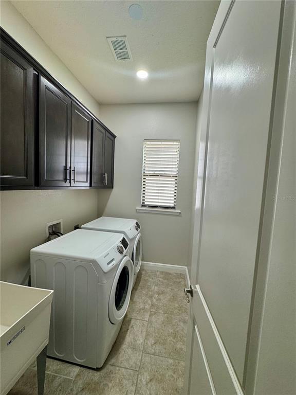 Building Photo - 6104 Champions Row St