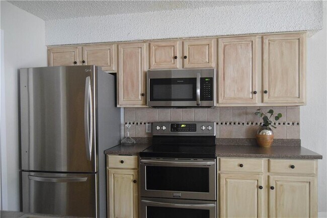 Building Photo - 3406 Valley Pike Rd