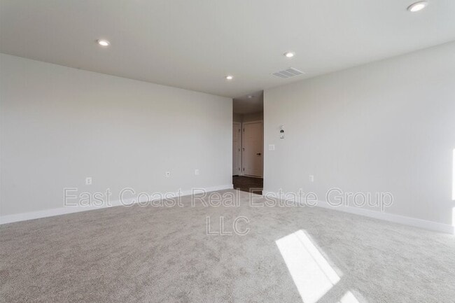 Building Photo - 329 Bookers Ct