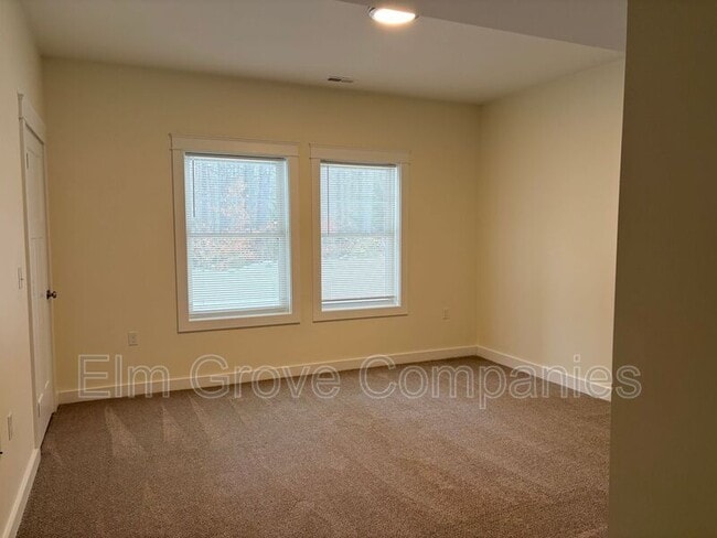 Building Photo - 63 Monroe Dr