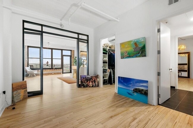 Building Photo - 290 Market St