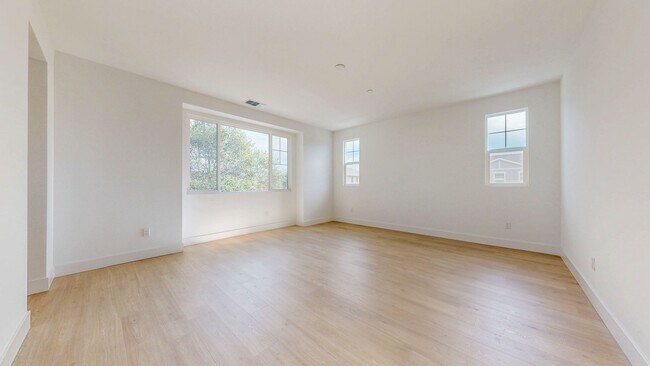 Building Photo - 2782 Sassy St