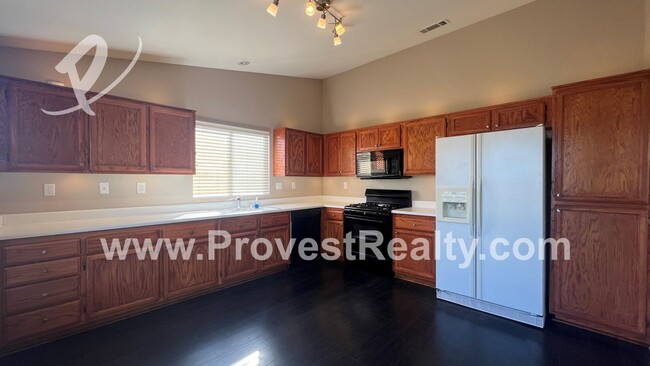 Building Photo - 4 Bed, 2.5 Bath Hesperia Home!!