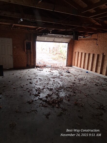 Building Photo - 2057 N Charles St