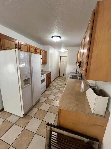 Building Photo - 109 W Pleasant St