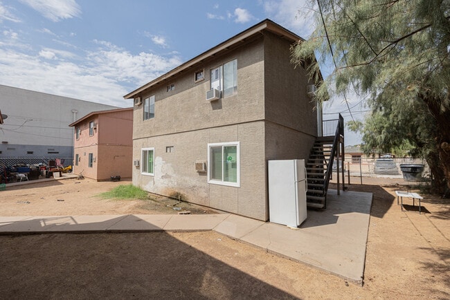 Building Photo - 622 N 30th Pl