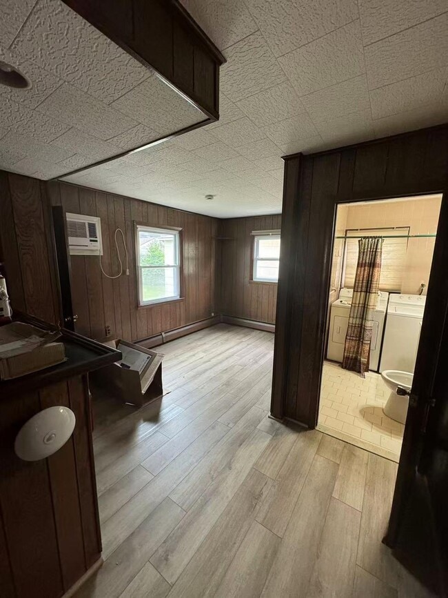 Building Photo - 42 Hollyhock Rd