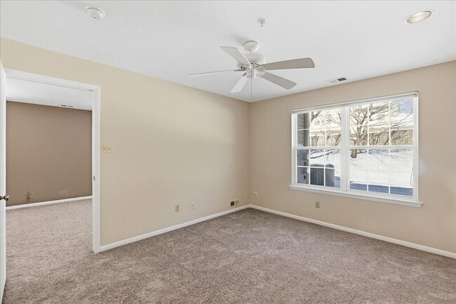 Building Photo - 29 Foxglove Dr