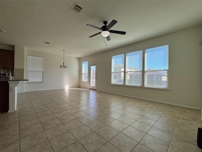 Building Photo - 7607 Lazy Creek Dr