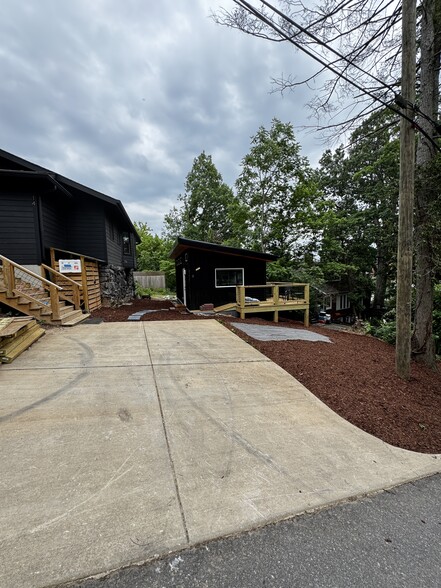 Building Photo - 14 Buchanan Rd