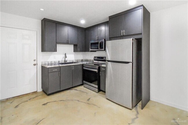 Building Photo - 12 Lotto Ln