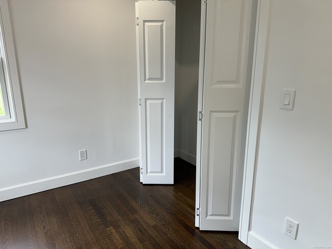 Building Photo - 69 Cos Cob Ave
