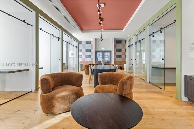 Building Photo - 11 NE 6th St