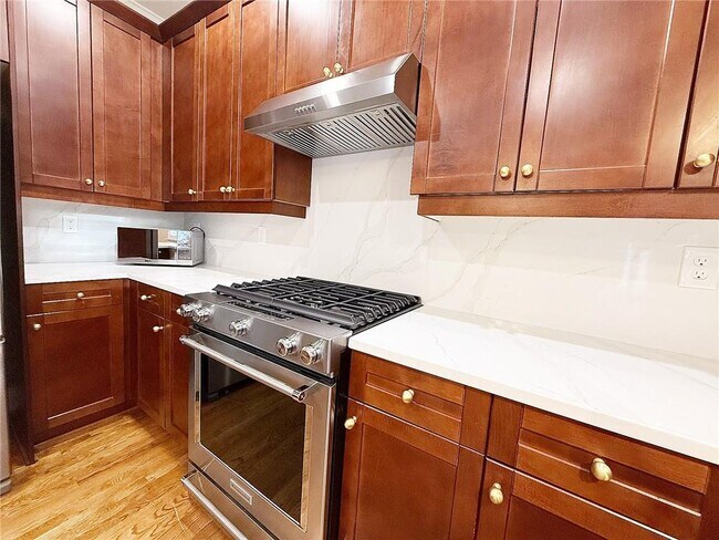 Building Photo - 3641 Ridge Towne Dr
