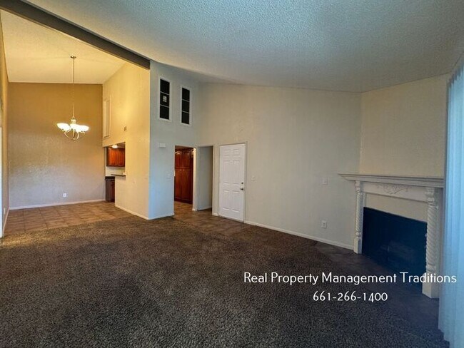 Building Photo - Willow Creek 2 bed, 1 bath condo!