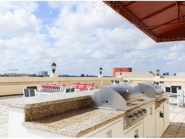 Building Photo - 9601 Fontainebleau Blvd