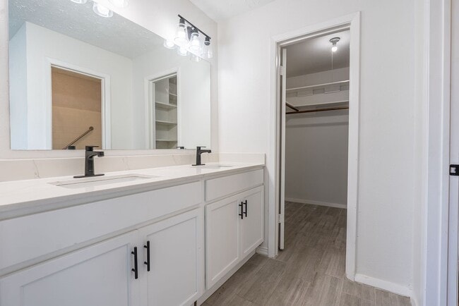 Building Photo - 16127 Olive Glen Dr