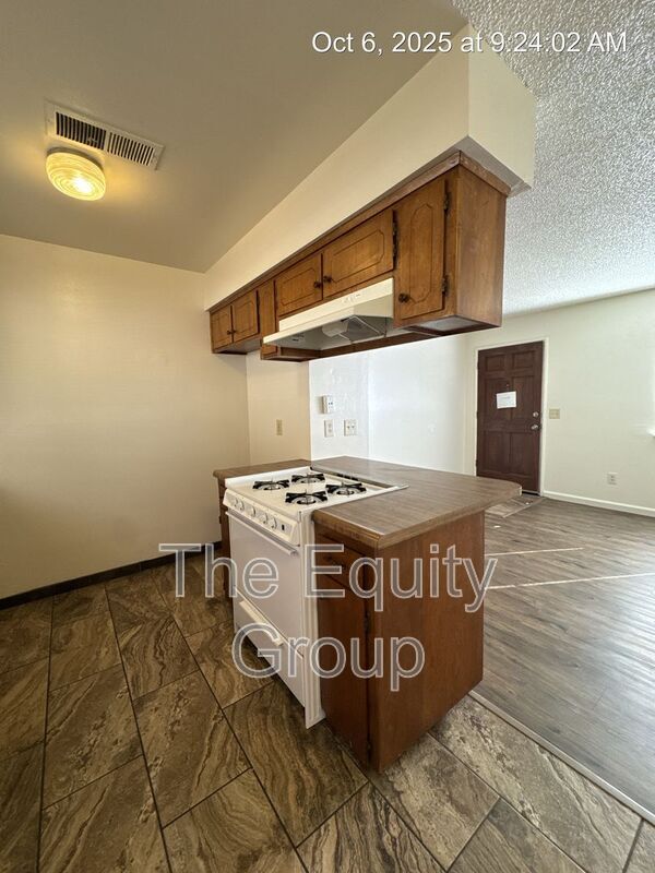 Building Photo - 2941 W Caldwell Ave