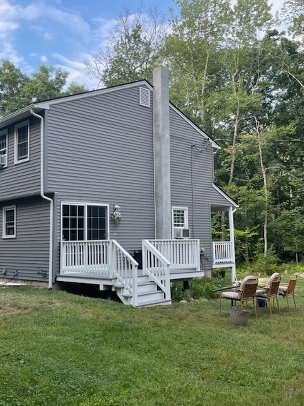 Building Photo - 132 Londonderry Turnpike