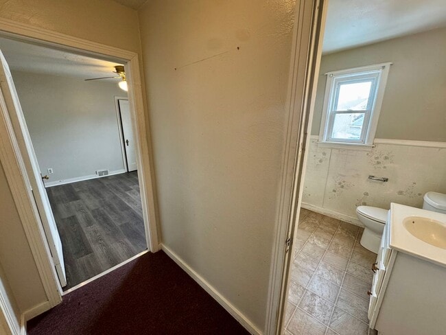 Building Photo - 3 Bedroom 2 Bath in Natrona Heights, PA!