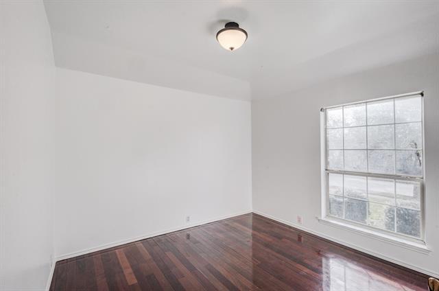 Building Photo - 7220 Cloverleaf Dr