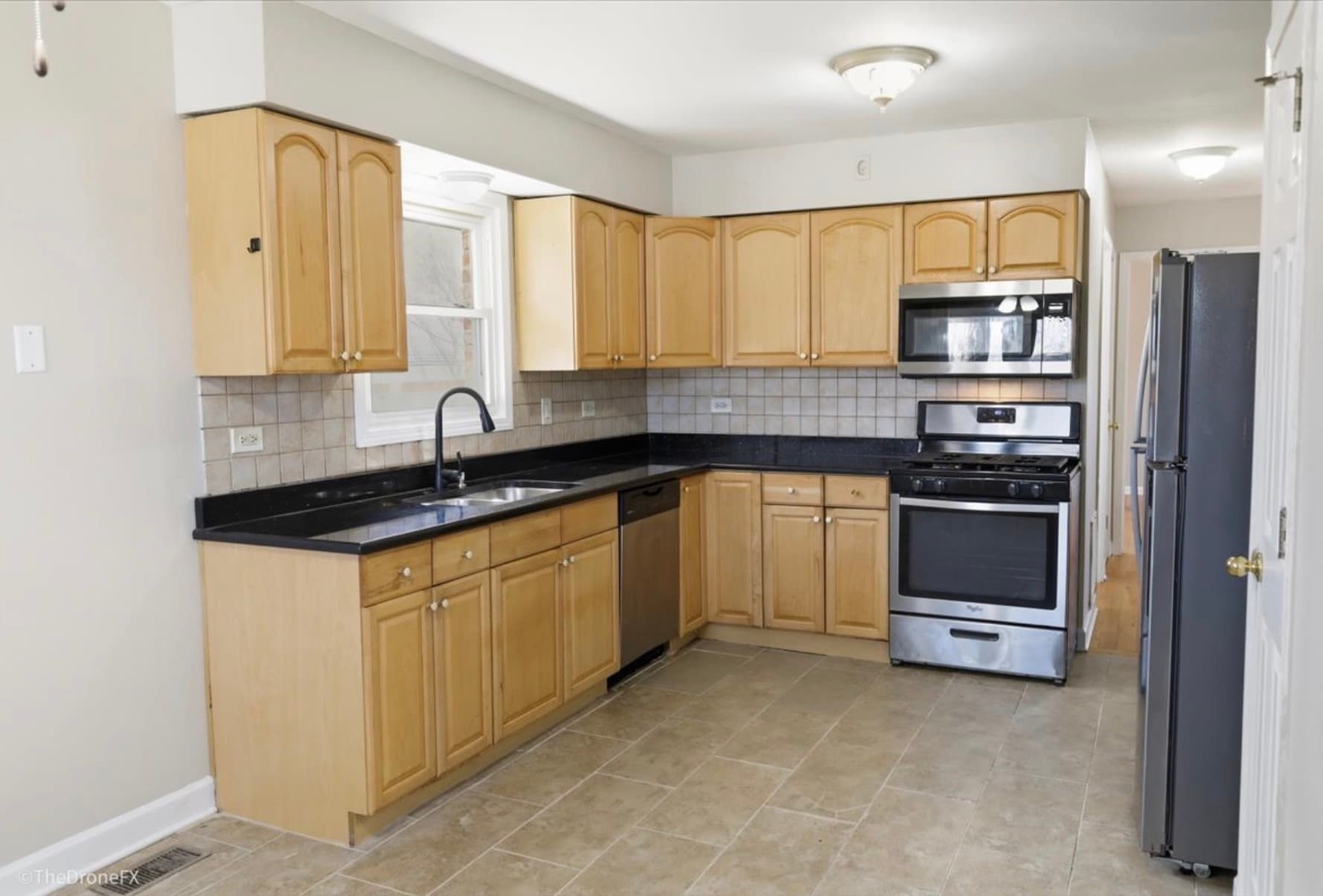 Building Photo - 18003 Greenview Terrace