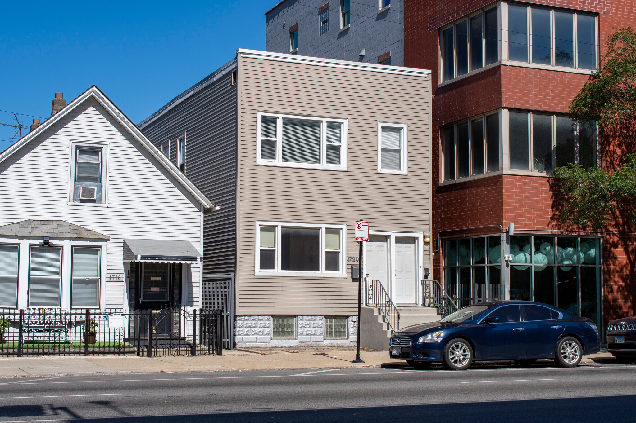 Building Photo - 1720 N Western Ave