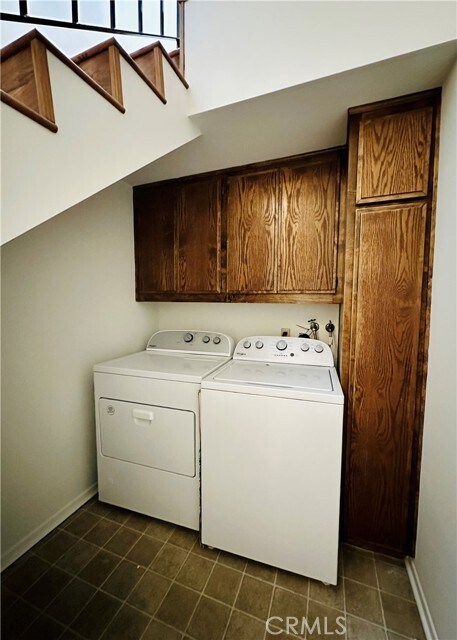 Building Photo - 28 20th Ct