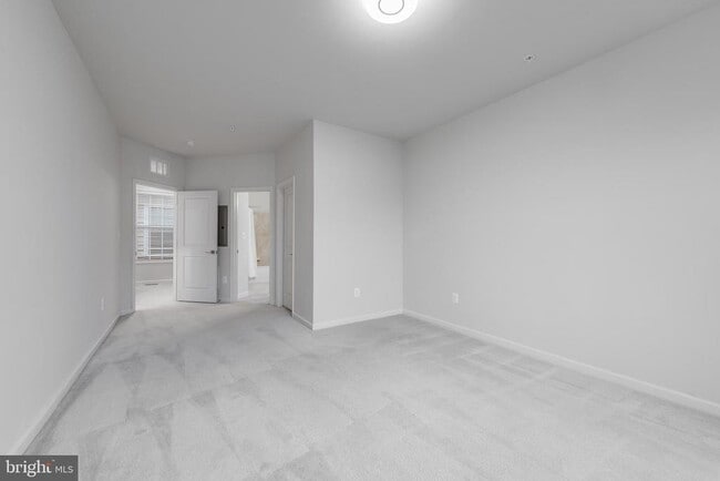Building Photo - 23290 Milltown Knoll Square