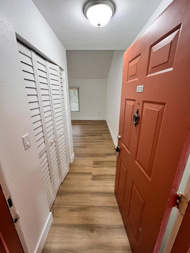 Building Photo - 2622 NW 33rd St